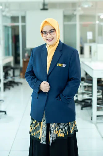 Flora Ramona Sigit Prakoeswa